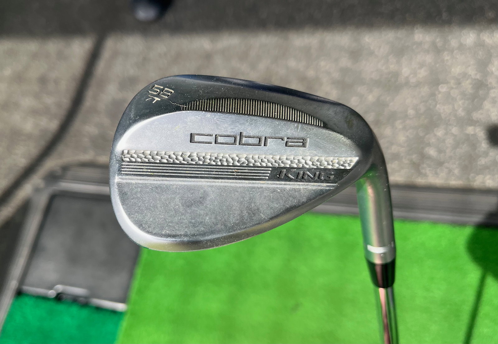 Smooth rounded high toe 