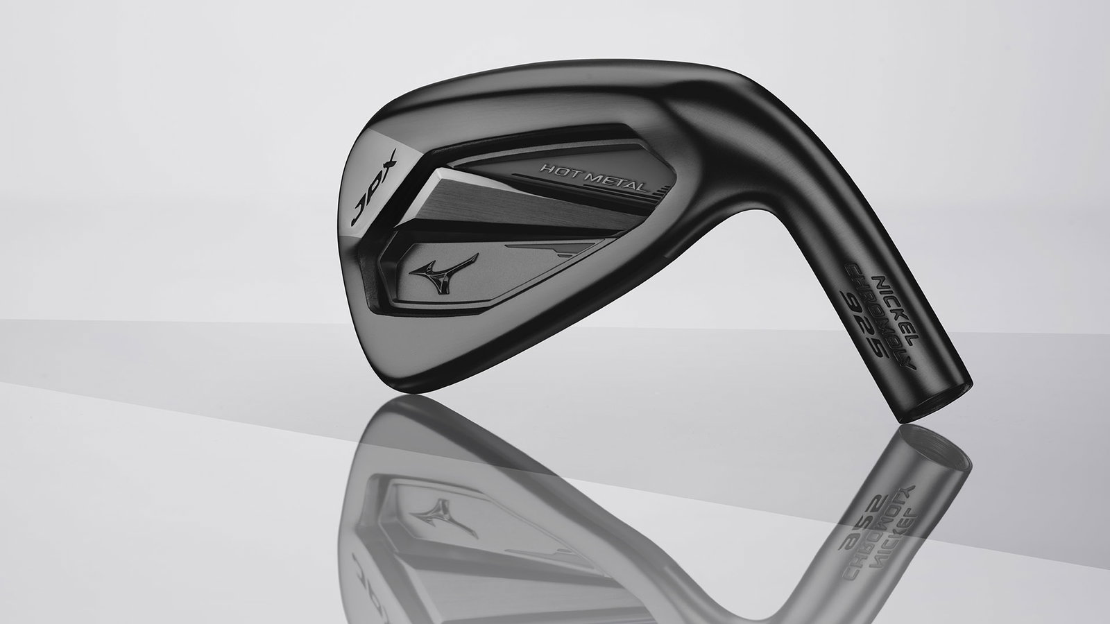 A pair of Mizuno's hottest clubs receive the blackout treatment