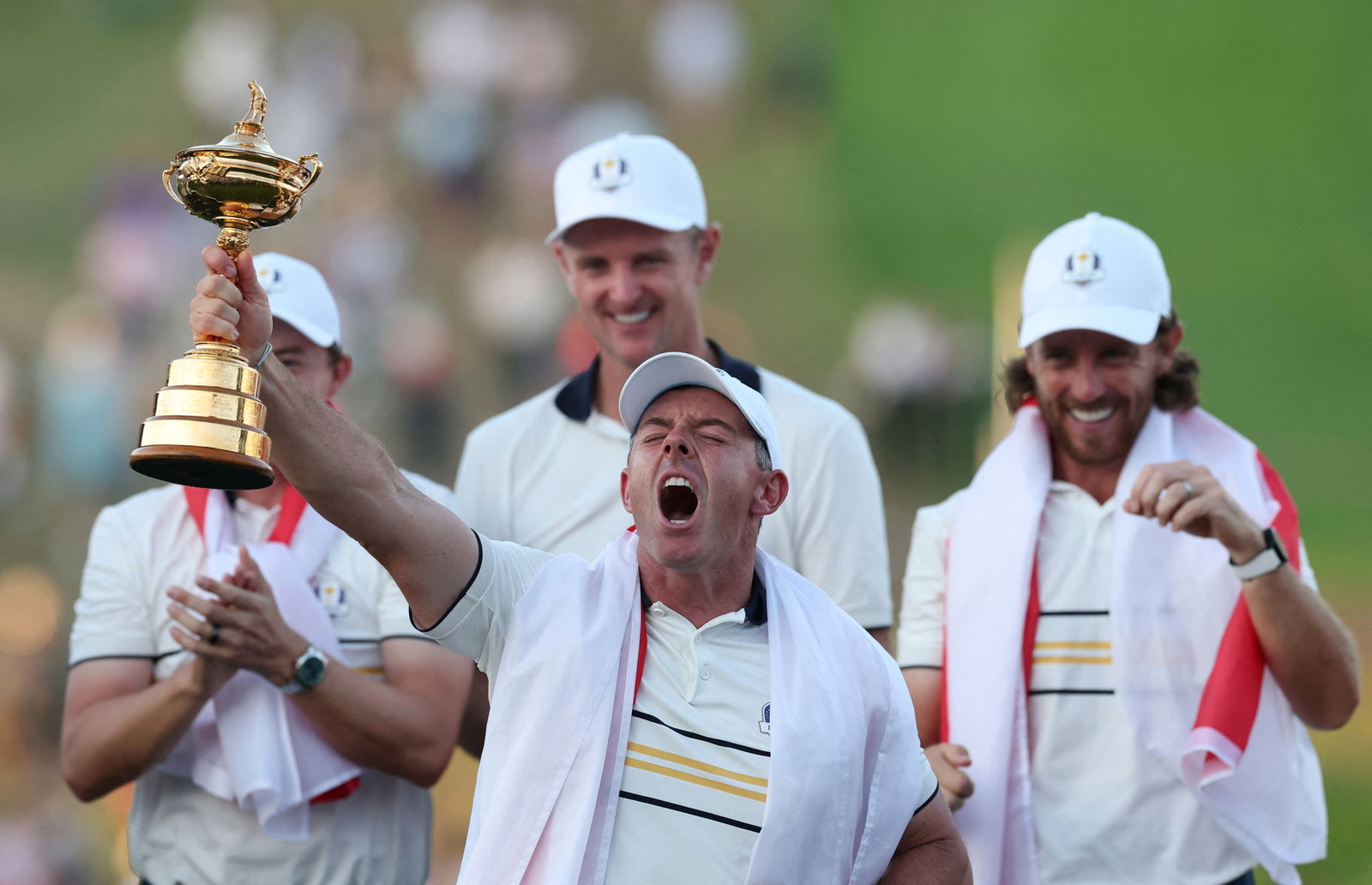 McIlroy lifts the Ryder Cup in New York