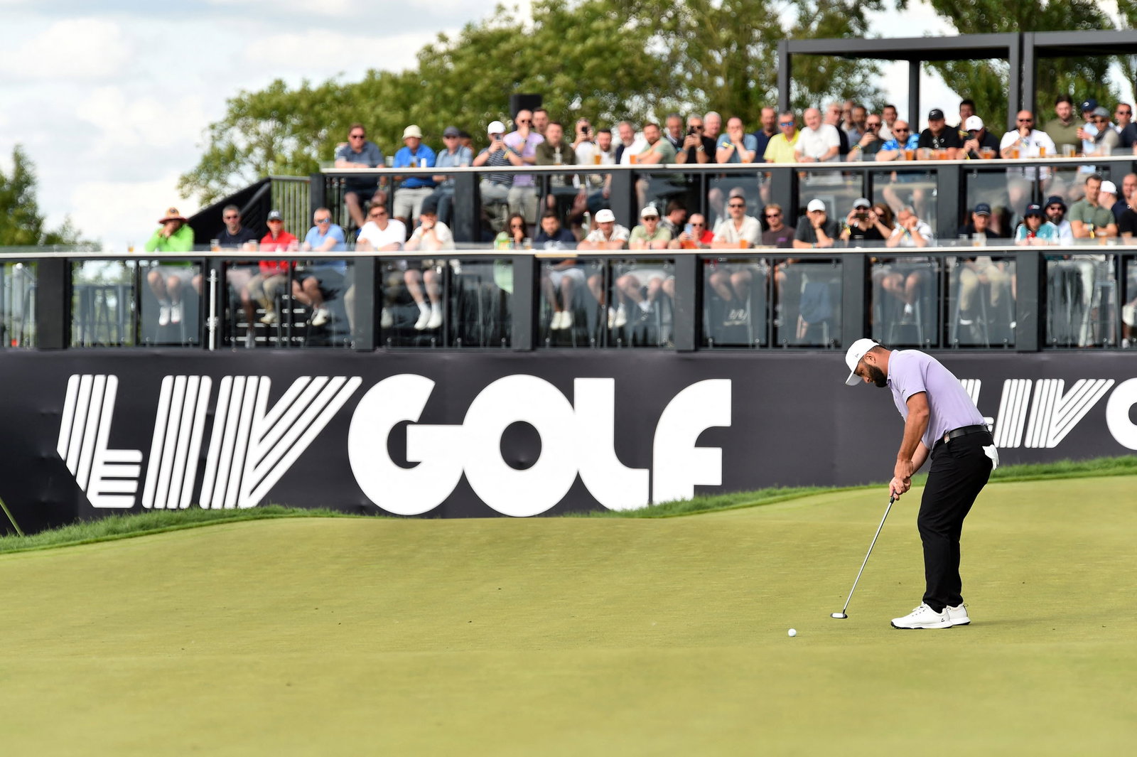 England's Eddie Pepperell has scrutinised Laurie Canter's decision to re-join LIV Golf
