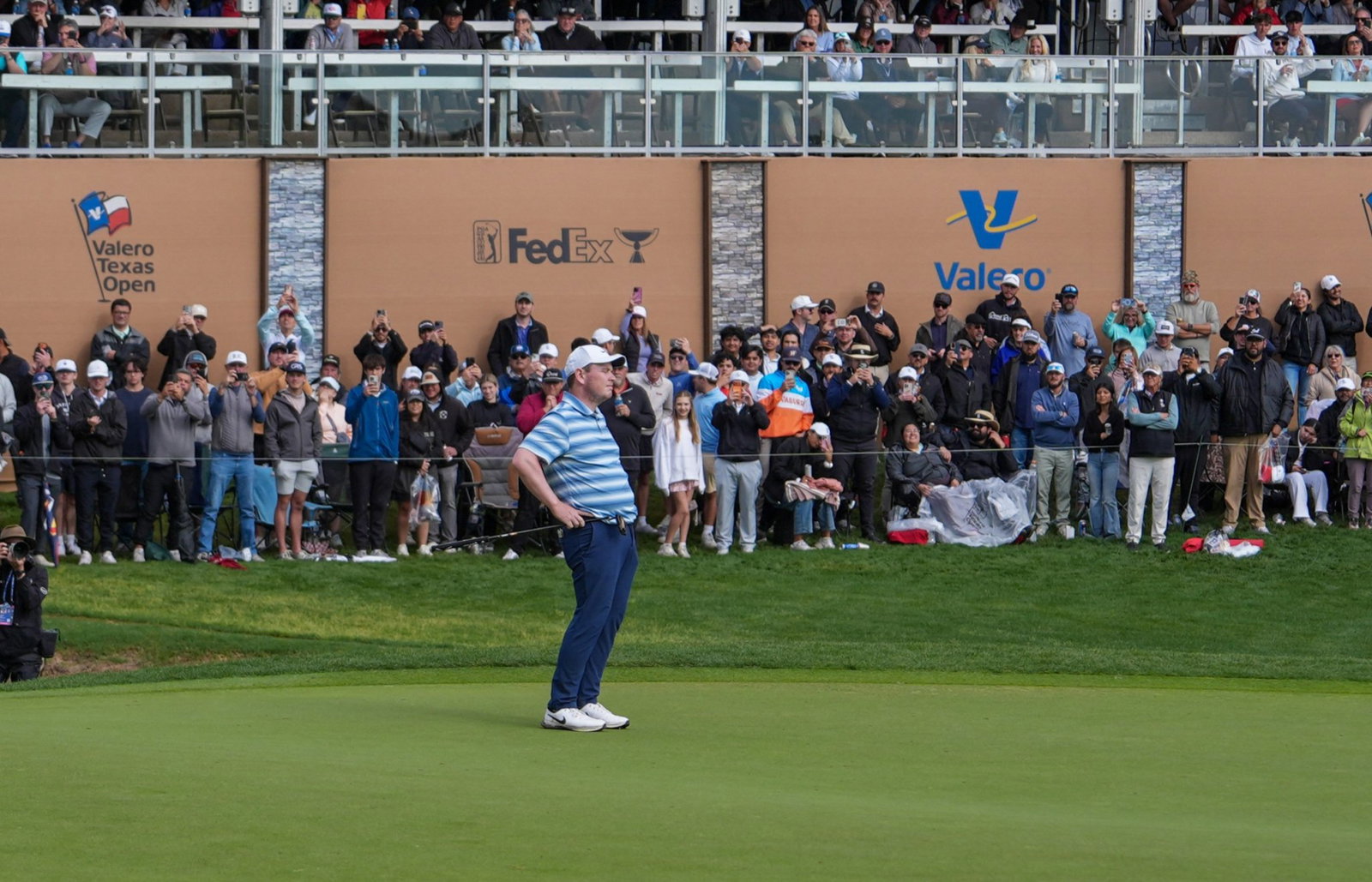 MacIntyre reacts to falling short on the 18th