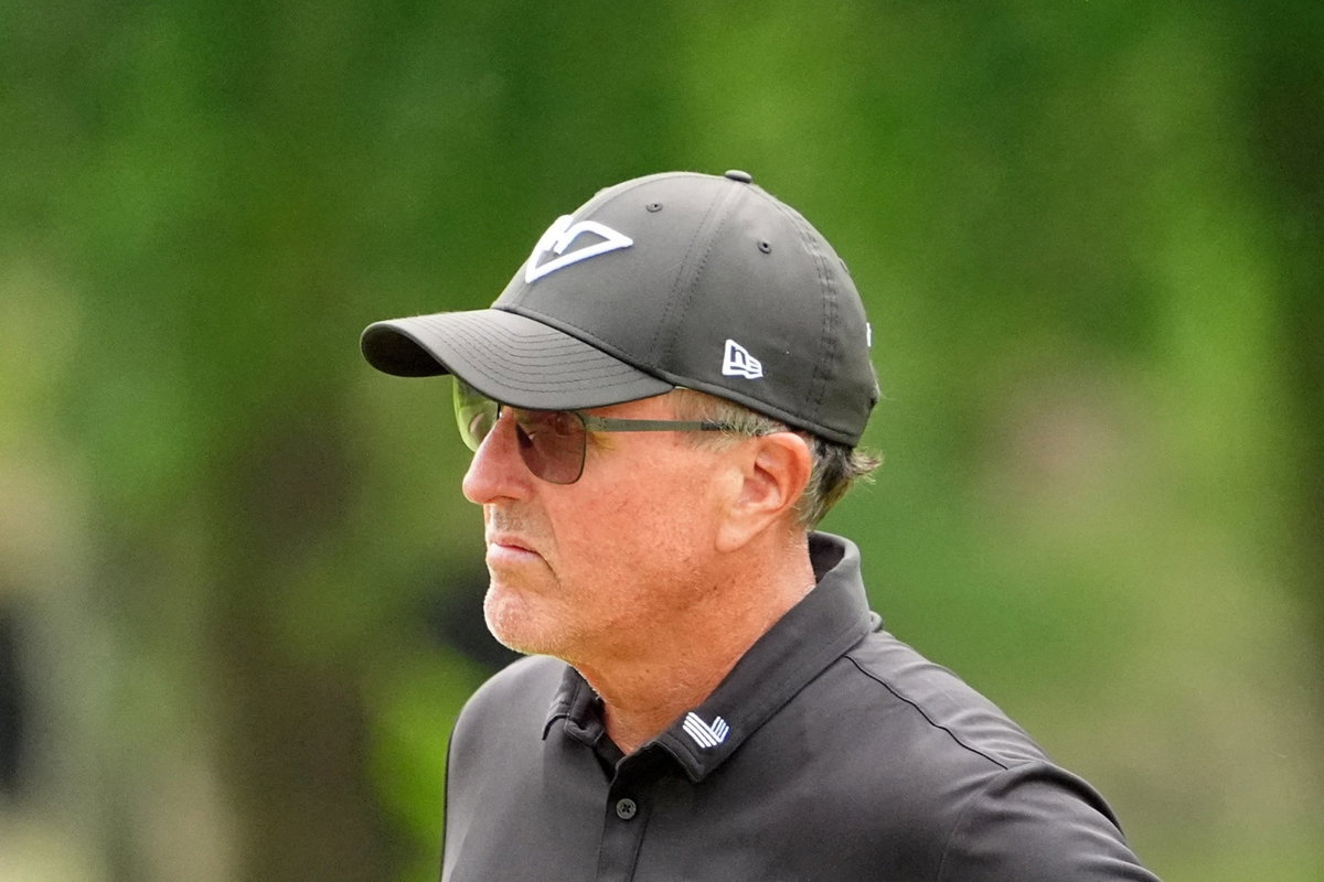 Phil Mickelson's absence sparks conversation among LIV Golf pros