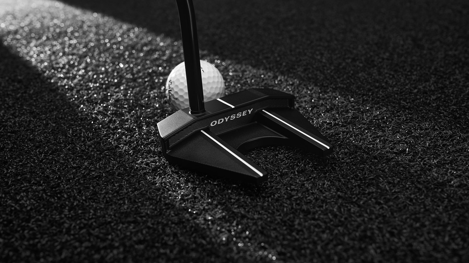 The S2S Tri-Hot range comes in both centre-shafted and single bend neck options. Courtesy Odyssey