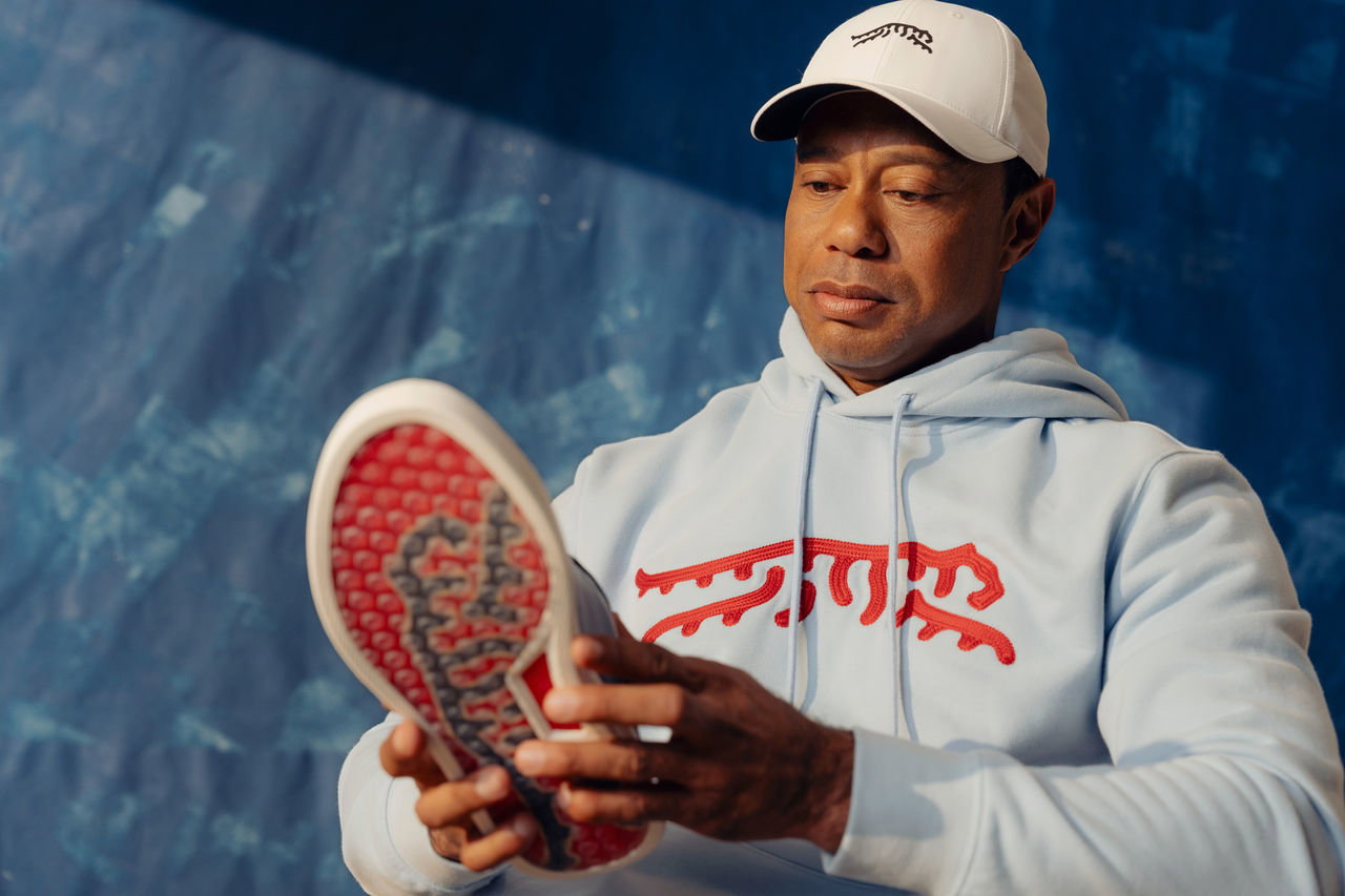 Tiger Woods / Sun Day Red