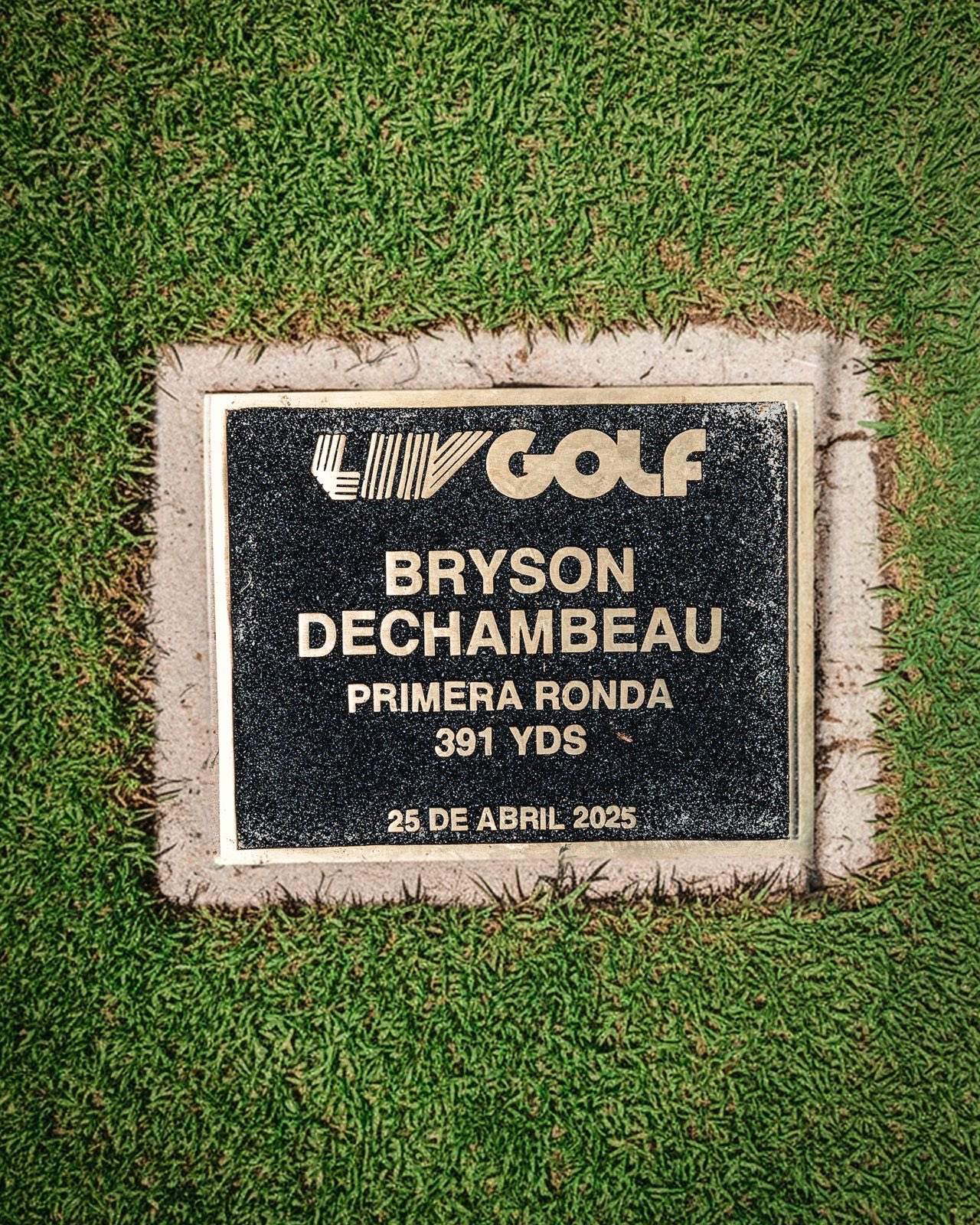 The plaque has been removed, according to a report.