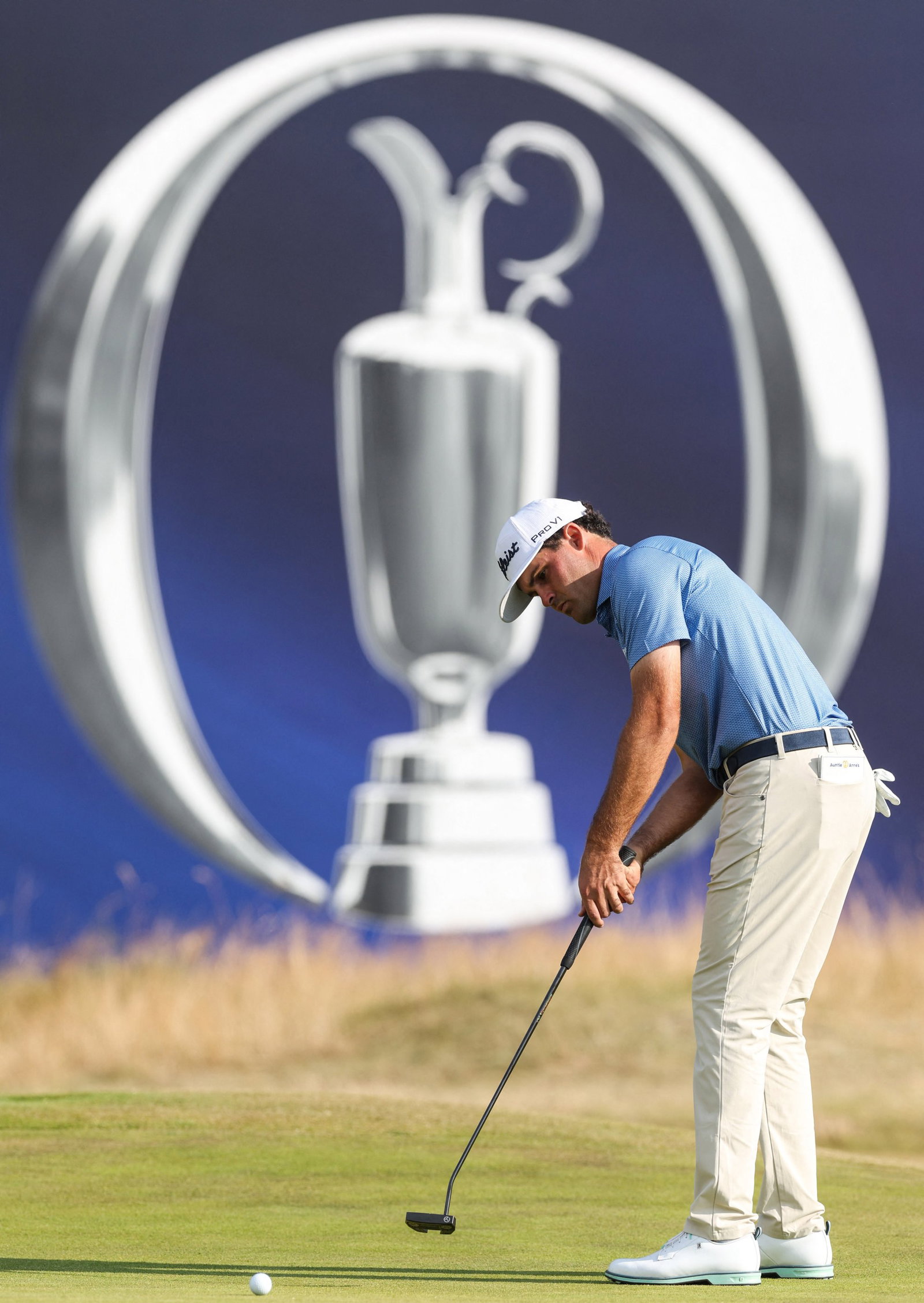 Suber leads The Open after R1
