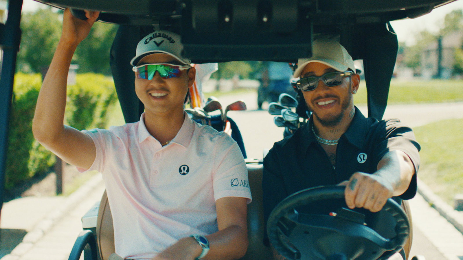 Min Woo Lee og Lewis Hamilton har laget et golfsamarbeid for Lululemon