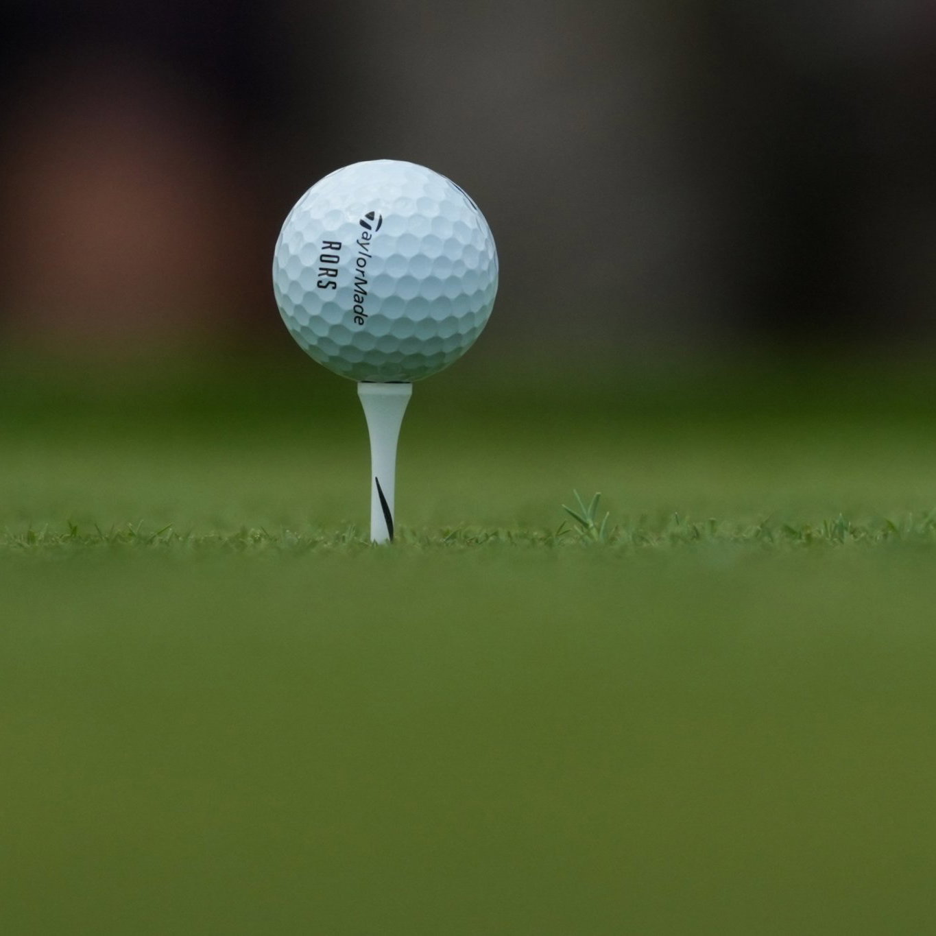 Colin Montgomerie believes amateurs and professionals should use different golf balls