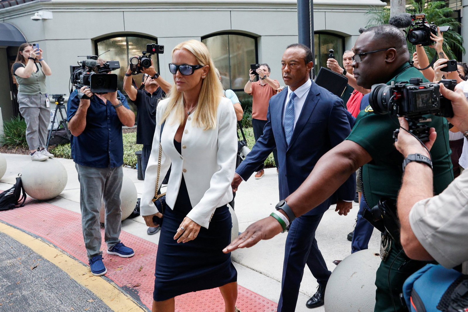Woods appears in court on DUI charge in Stuart