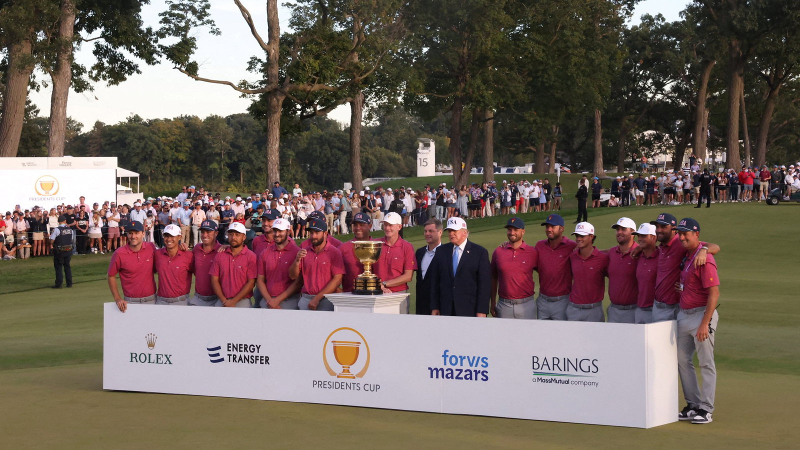 U.S. Presidents Cup team celebrates at Medinah