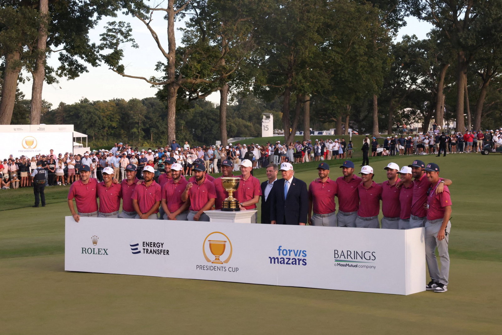 U.S. Presidents Cup team celebrates at Medinah