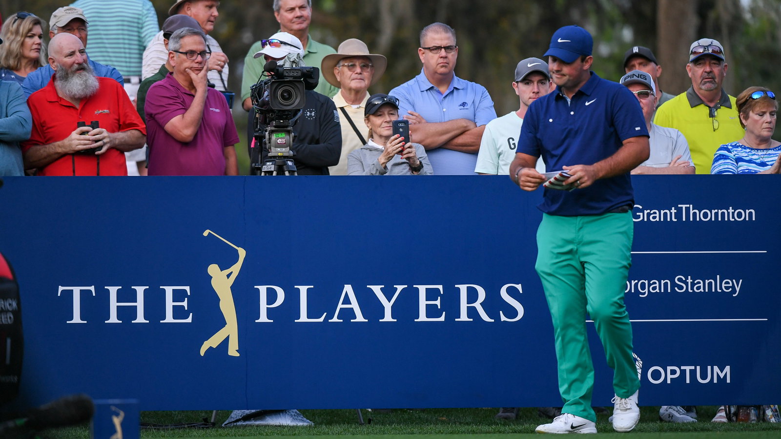 Fan EJECTED from The Players for taunting Patrick Reed