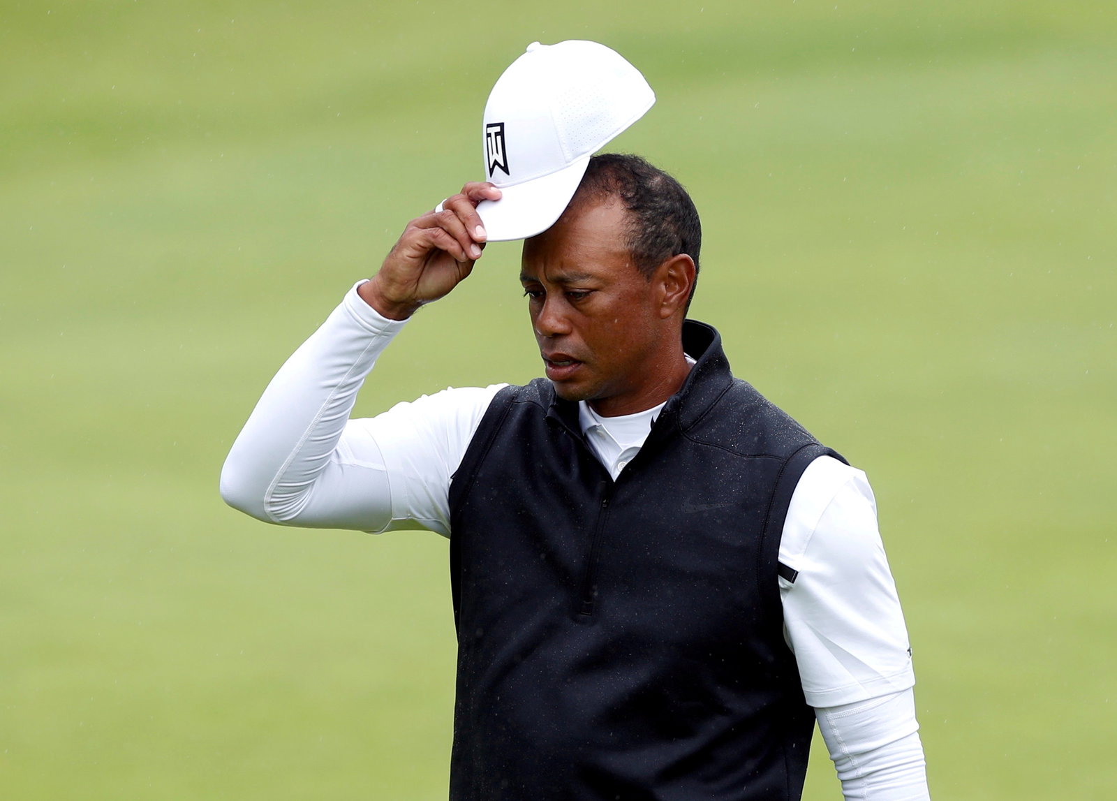 Tiger Woods and caddie SUED by golf fan at PGA Tour event