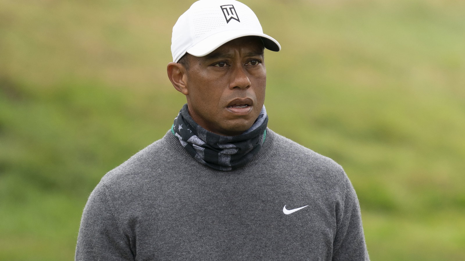 Video emerges of one of the STRANGEST GOLF SWINGS ever seen