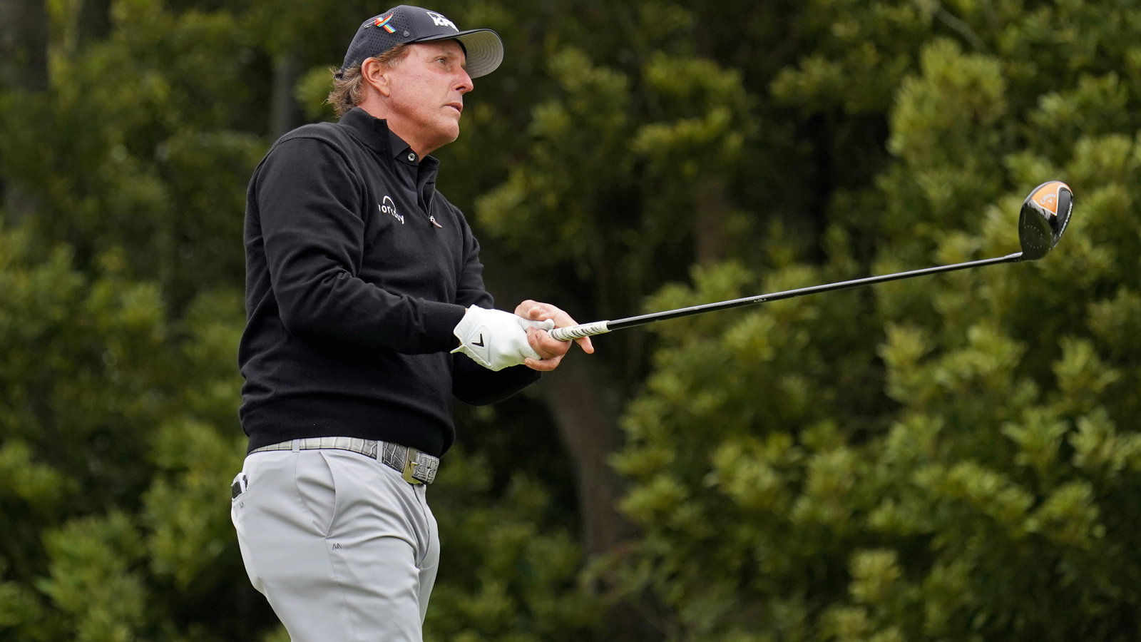 Phil Mickelson shoots 10-under on Champions debut