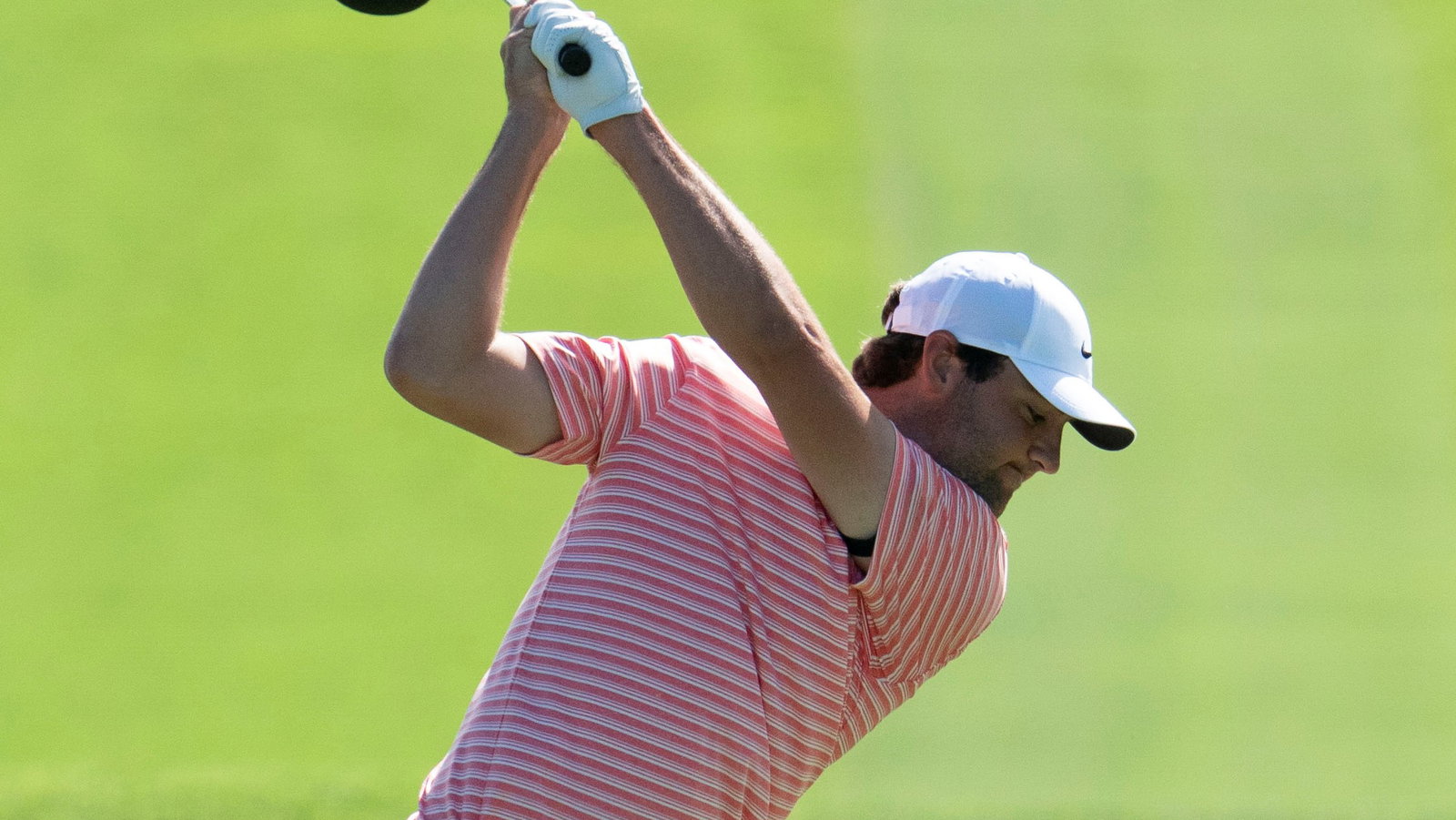 Scottie Scheffler breaks his 10-YEAR-OLD Nike Golf 3-wood