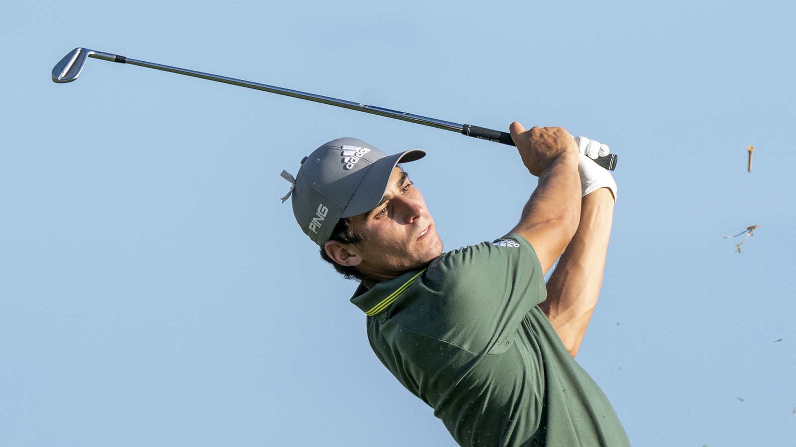 Joaquin Niemann continues hot Hawaiian form with tied lead at Sony Open
