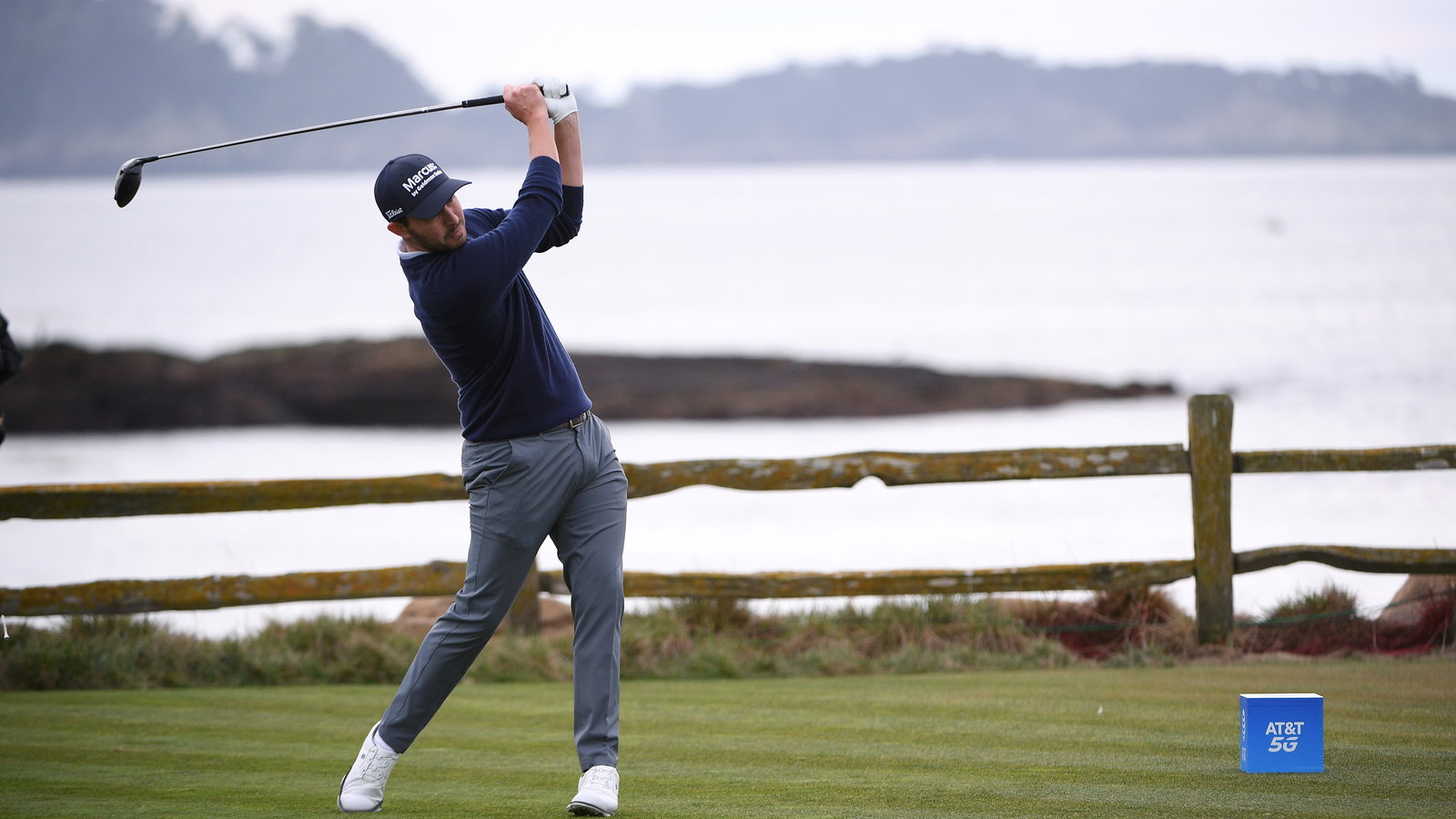 Patrick Cantlay shoots joint course record to take 2-shot lead at Pebble Beach