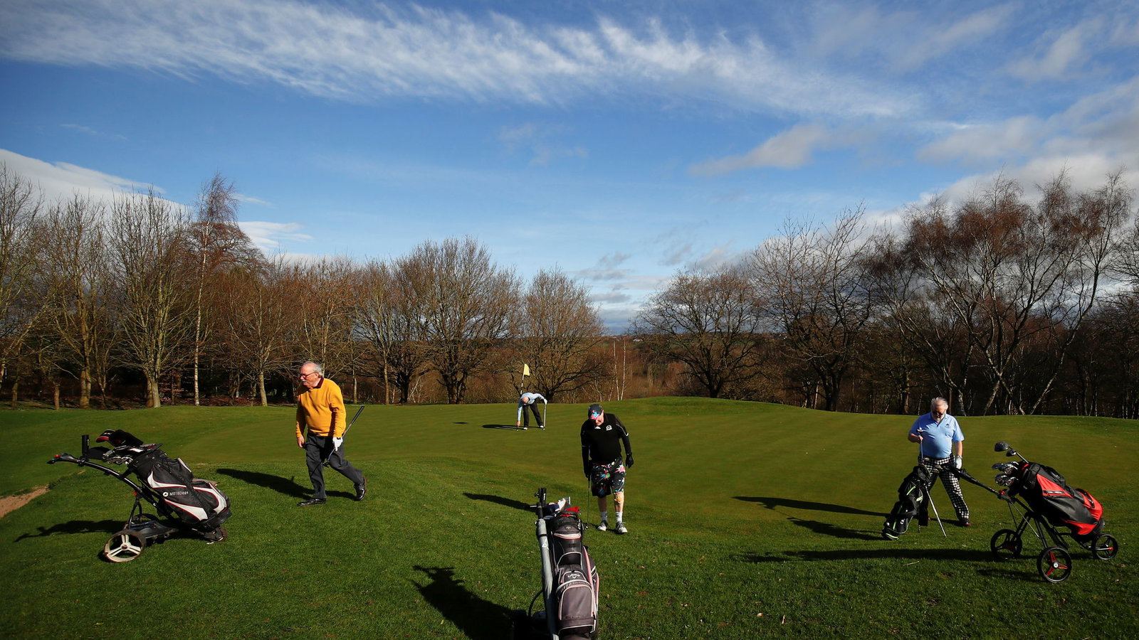 Golfers take to social media to celebrate the return of golf