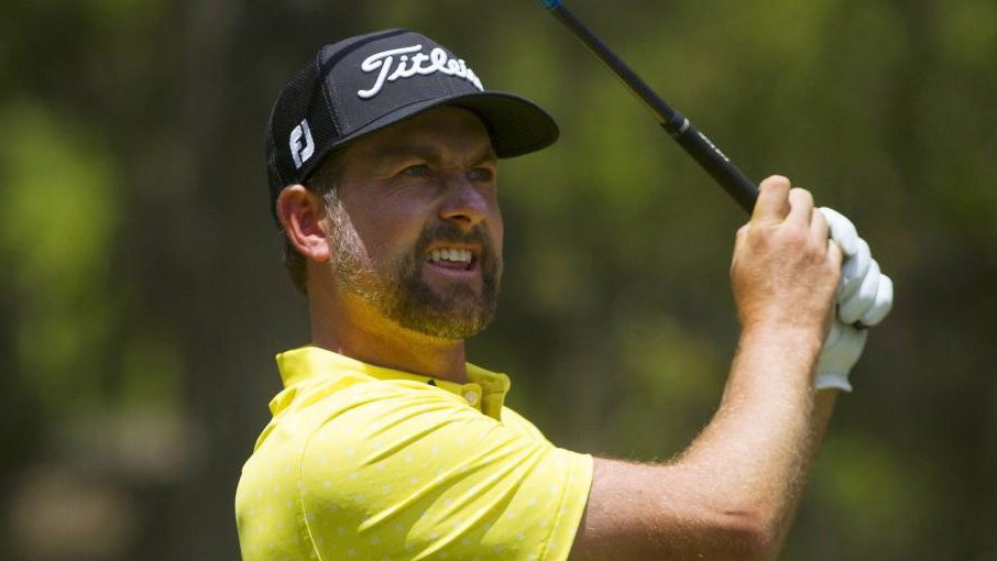 Webb Simpson makes HOLE-IN-ONE in strong start at RSM Classic