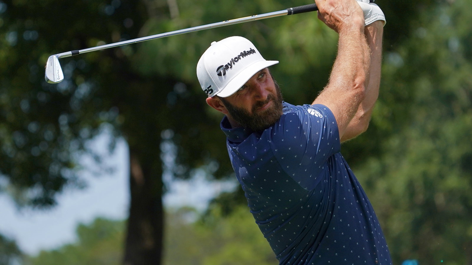 Dustin Johnson withdraws from this week's PGA Tour event with knee problem