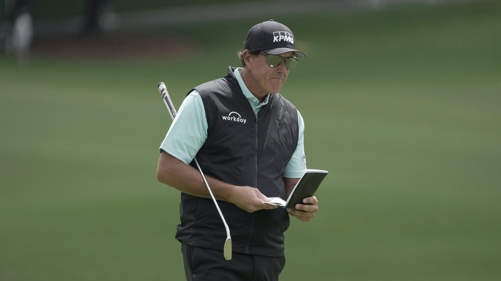 "Go join the Senior Tour!": Golf fans react to Phil Mickelson missing USPGA