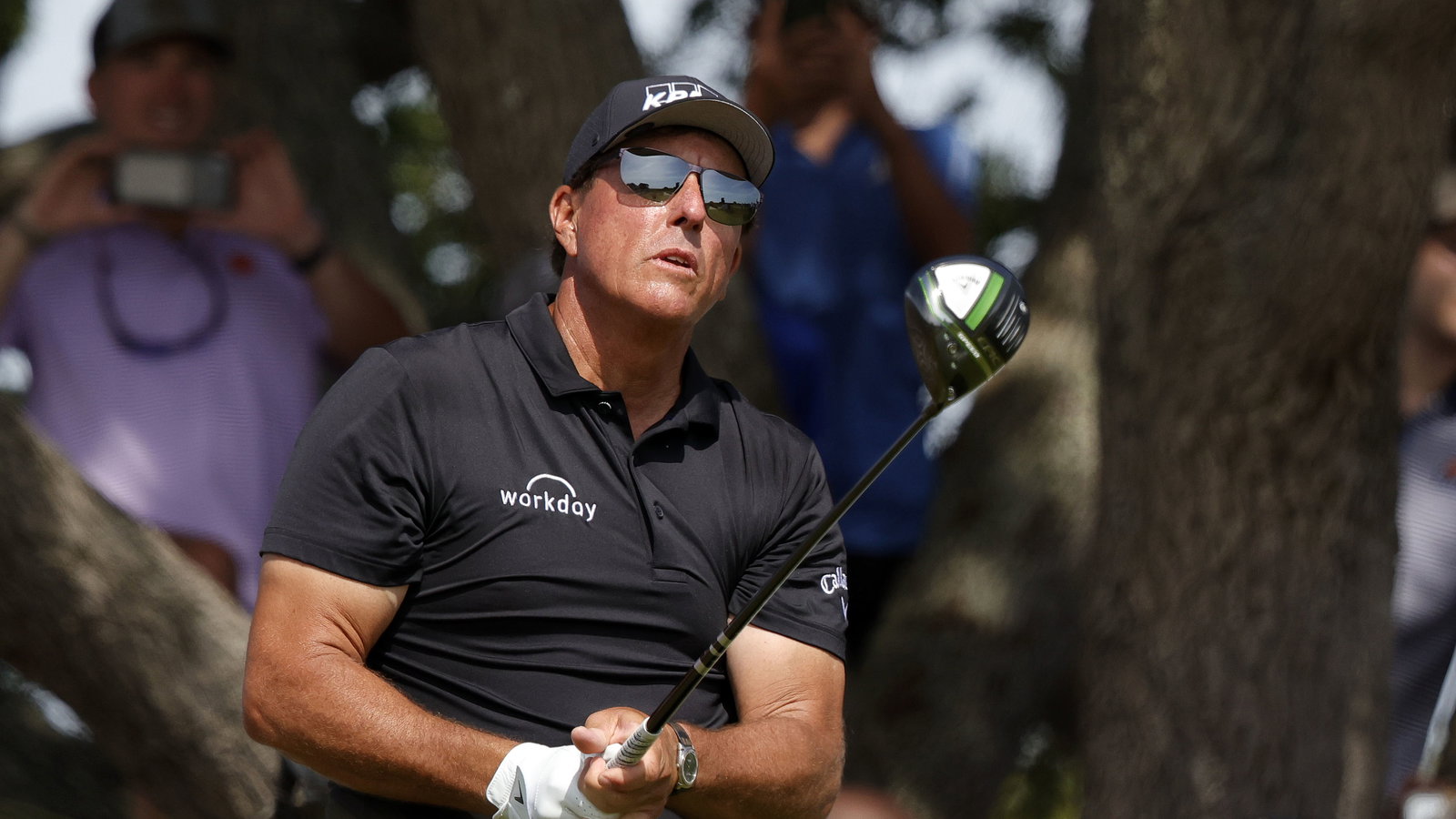 Phil Mickelson CRACKED TWO CLUBS before the final round of the US PGA!