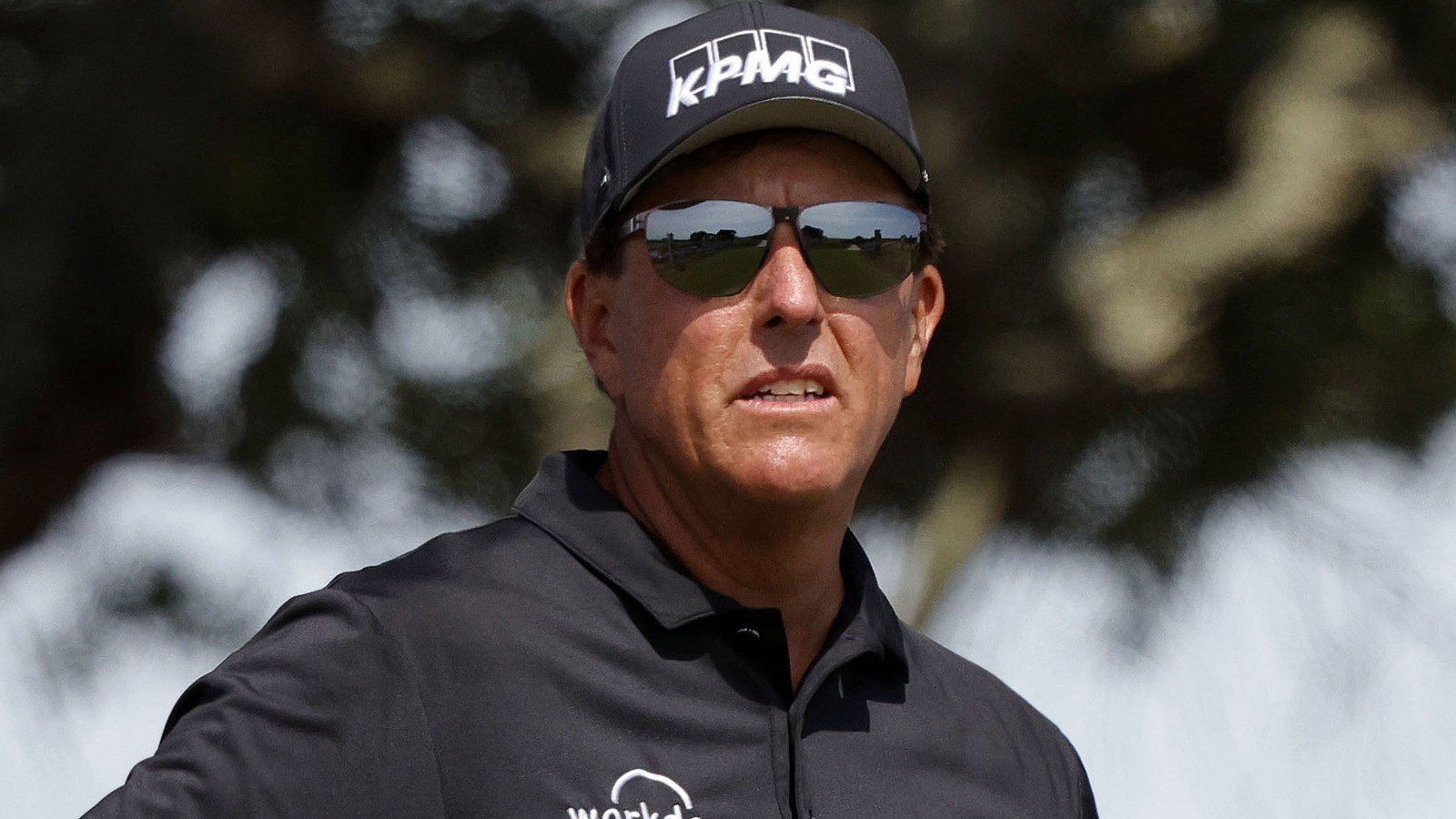 Should Phil Mickelson be selected in the United States Ryder Cup team?