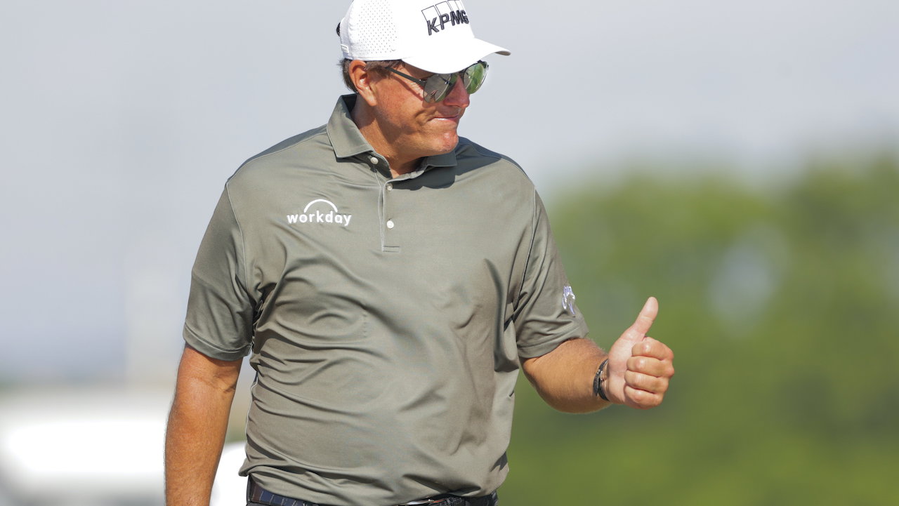 Golf fans react as Phil Mickelson DRINKS WINE form the Wanamaker Trophy