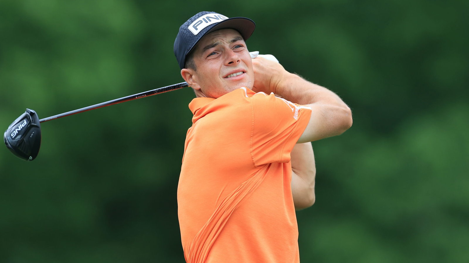 Viktor Hovland hits shot OUT OF WATER on his return from injury on European Tour