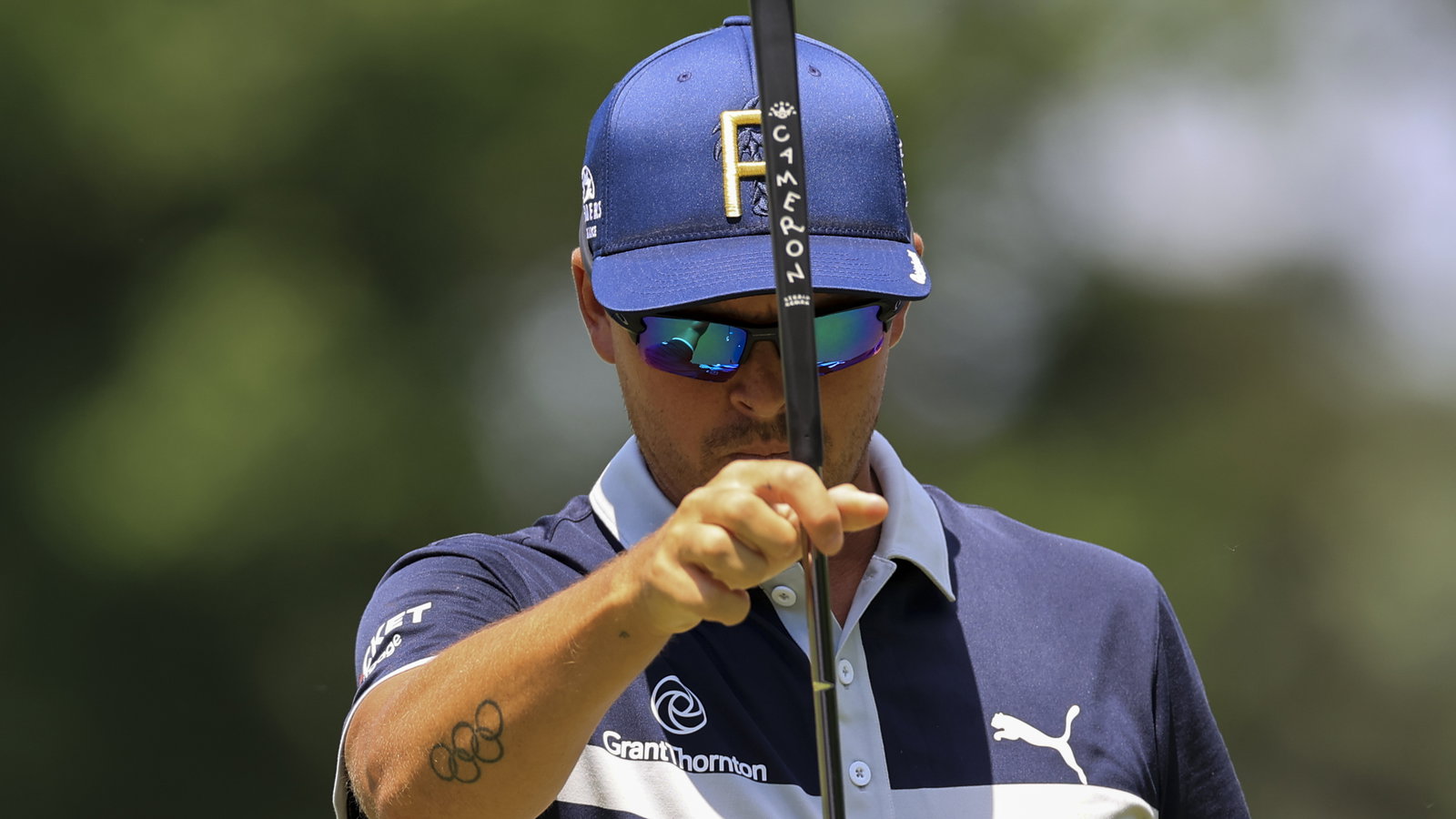 Rickie Fowler gets STUCK IN TRAFFIC between rounds at US Open qualifiers