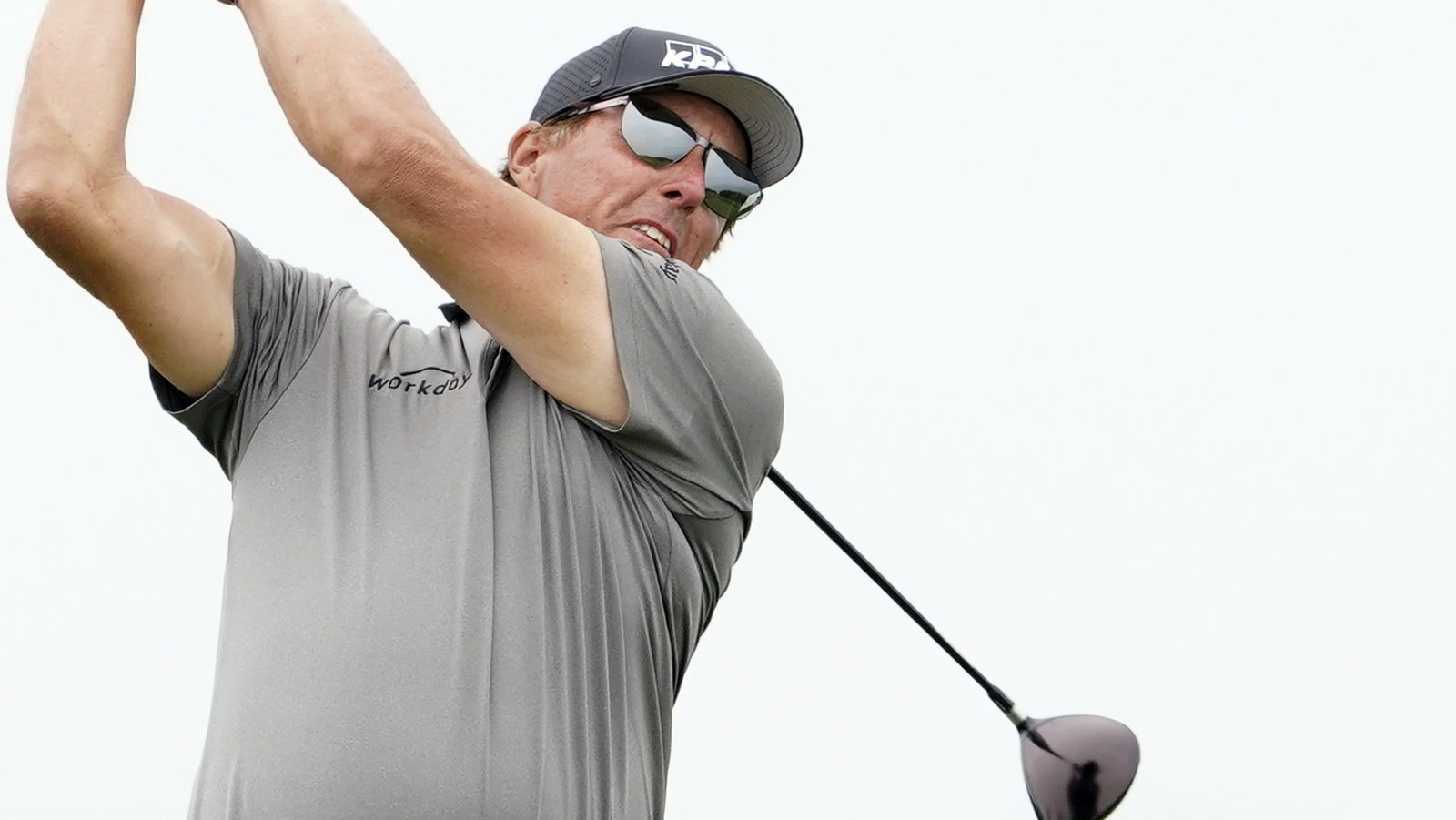 Golf fans react to Phil Mickelson's NEW HYBRID for Rocket Mortgage Classic