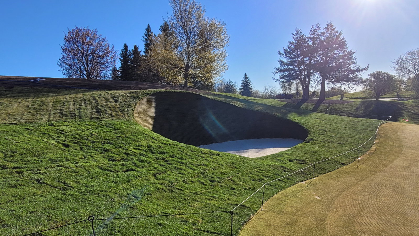 Super-tall EcoBunker built at Devil’s Pulpit at Toronto area course