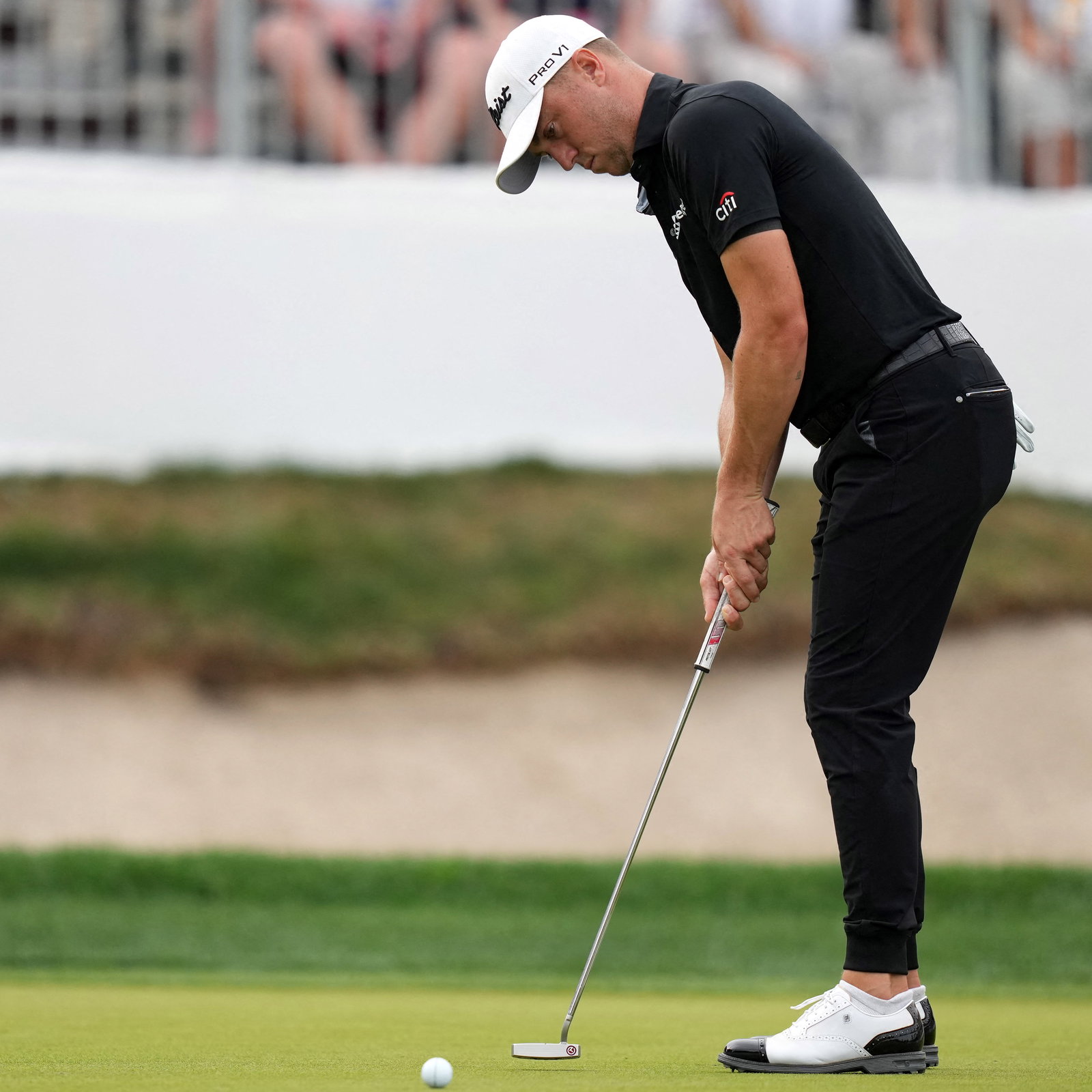 "Golf snobbery is wrong!": Golf fans react to Justin Thomas' golf joggers