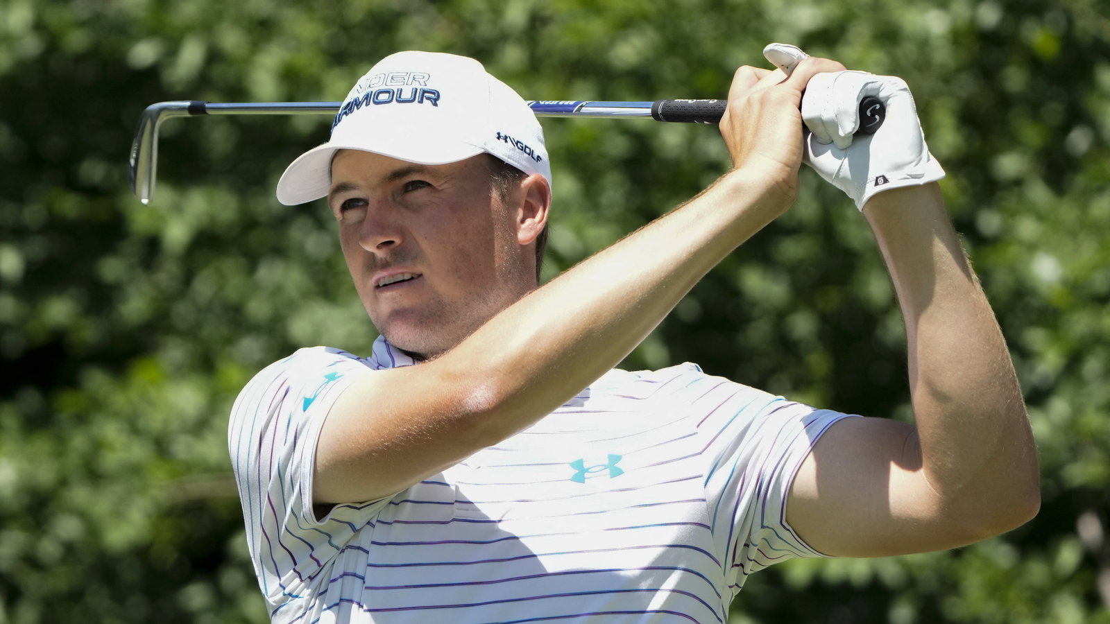 Jordan Spieth and caddie ARGUE then hit AMAZING escape shot on PGA Tour