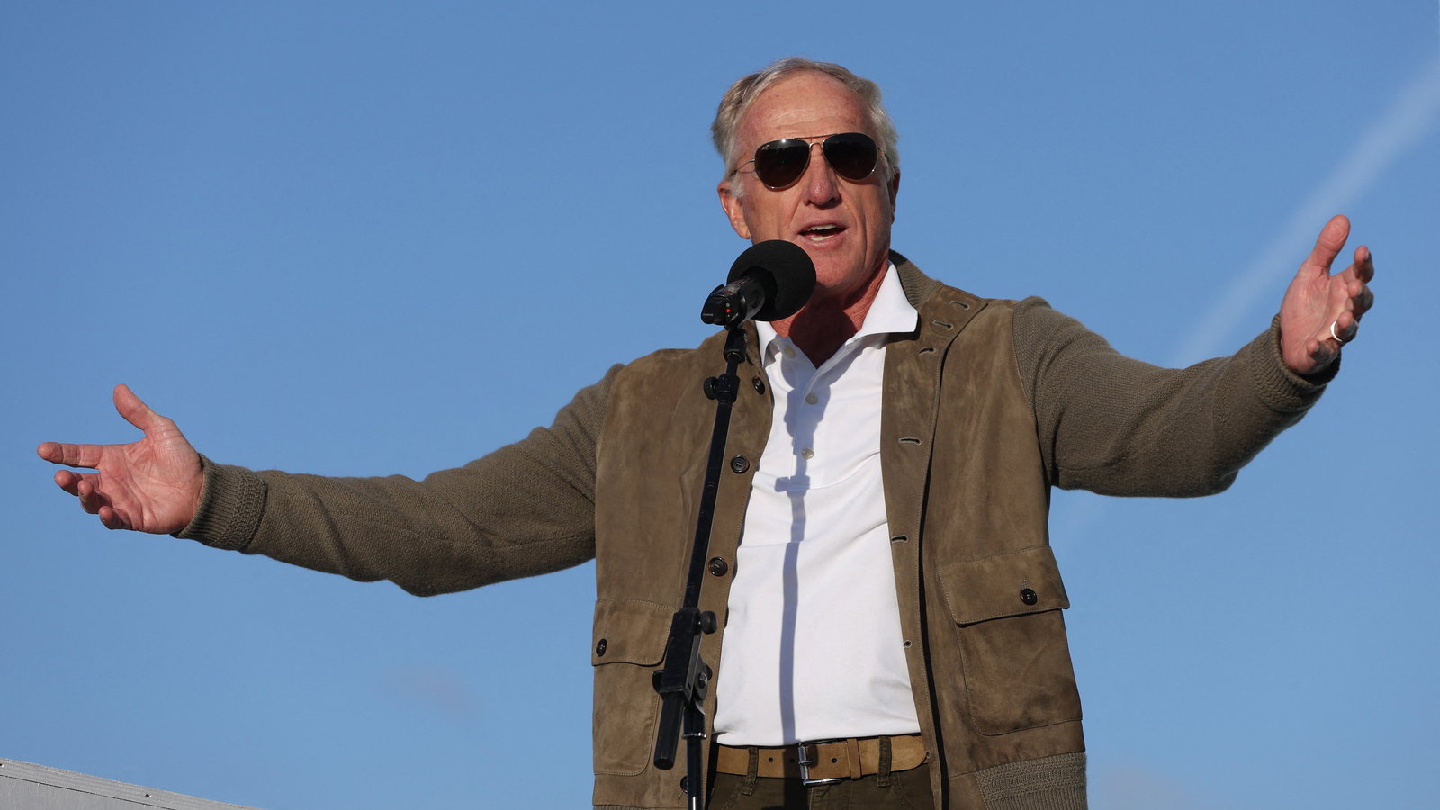 WATCH: Greg Norman pours beer into fan's mouth at LIV Golf Portland event