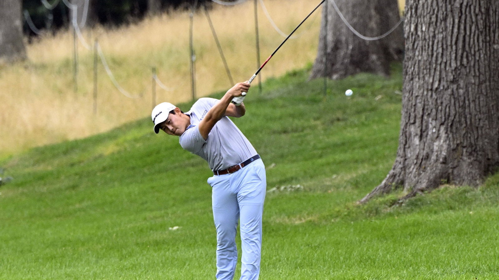 Stroppy PGA Tour pro rants to himself before throwing ball in water