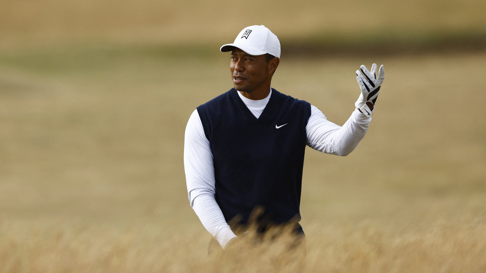 WATCH: Tiger Woods breaks down 300-yard fairway bunker shot in hilarious old ad