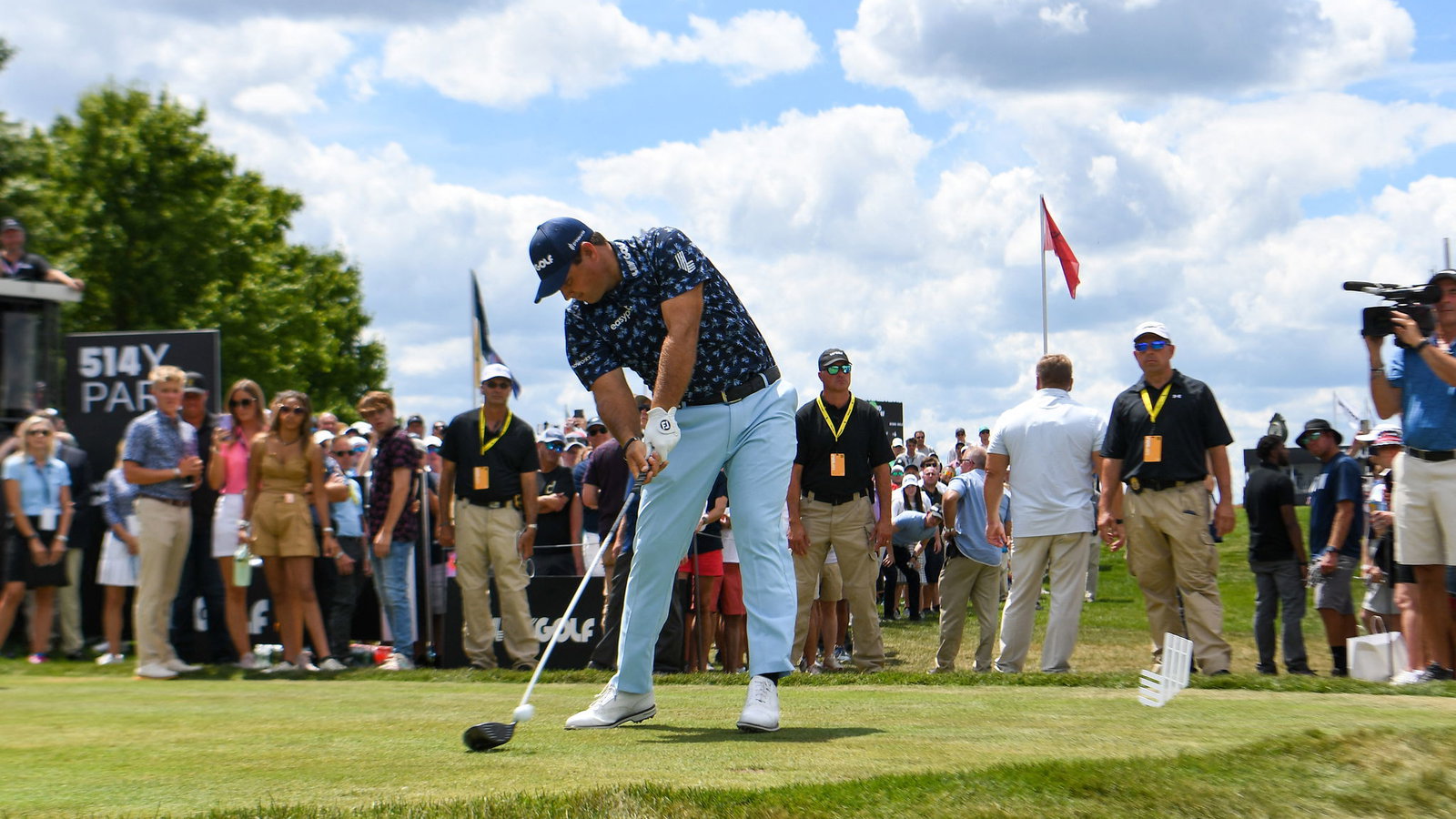 What is a shotgun start and why is this the LIV Golf format?