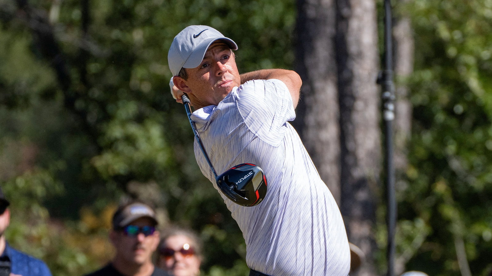 Rory McIlroy starts strong before darkness delay at Hero Dubai Desert Classic