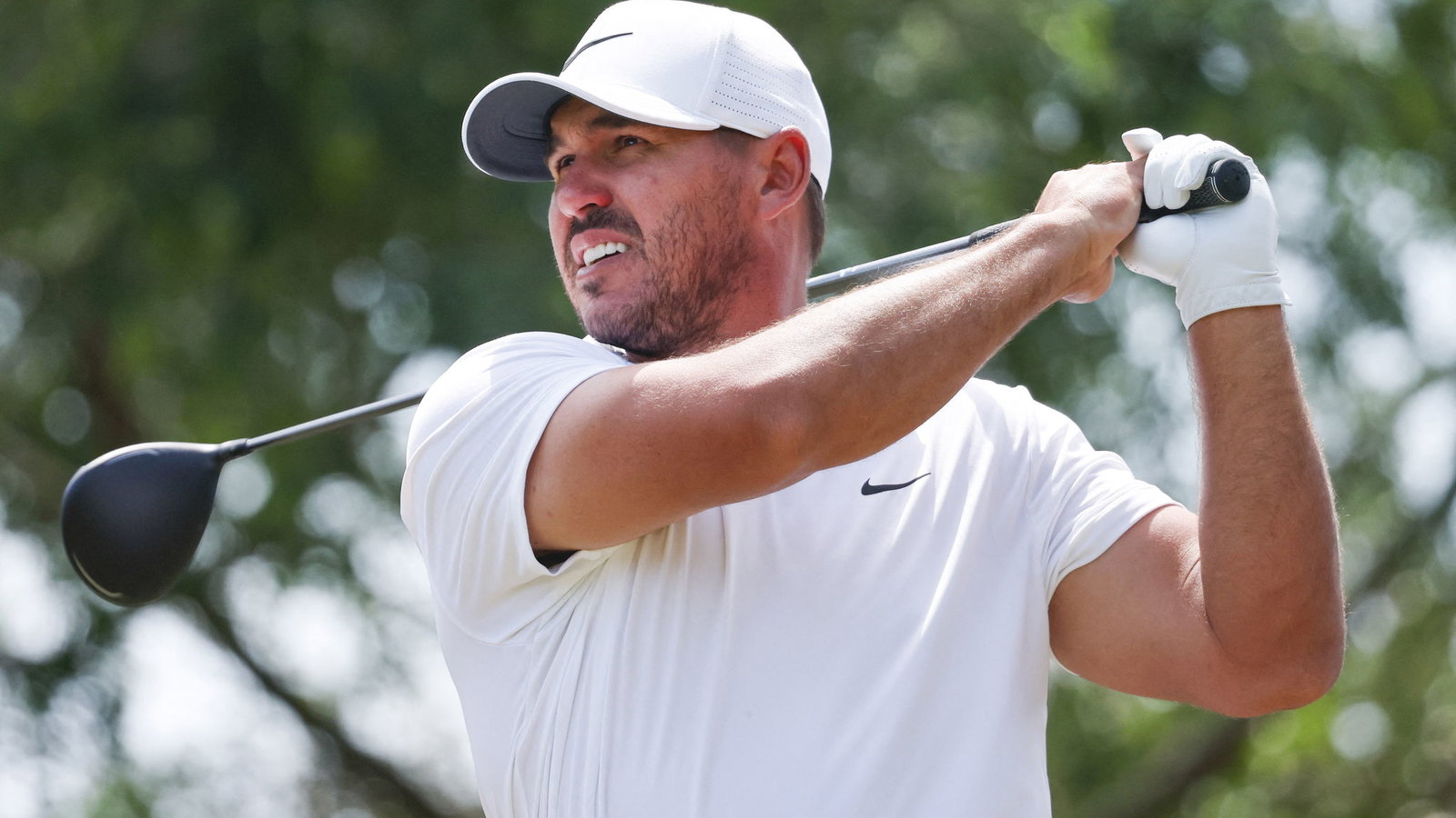 Brooks Koepka shows signs of form in Orlando as Munoz goes crazy low