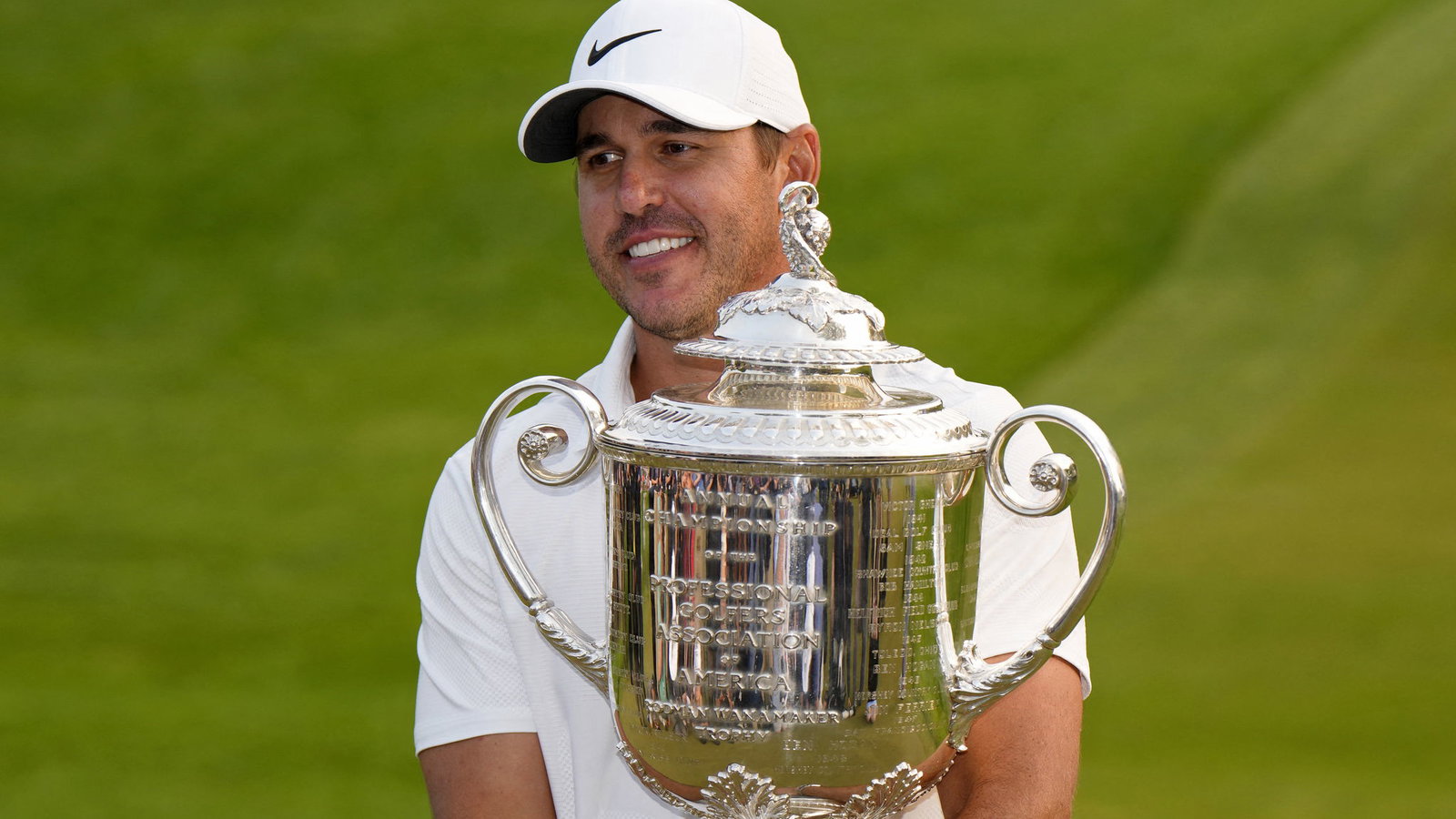 WATCH: Brooks Koepka cheers as NHL star chugs drink out of the Wanamaker Trophy