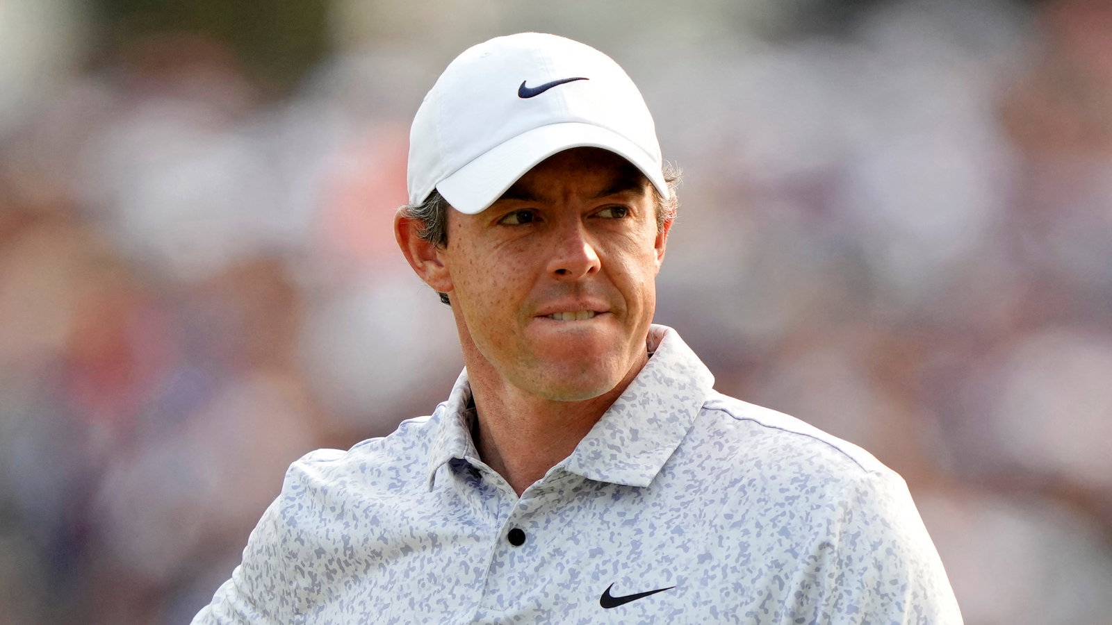 Rory McIlroy asks homeowner playing music to 