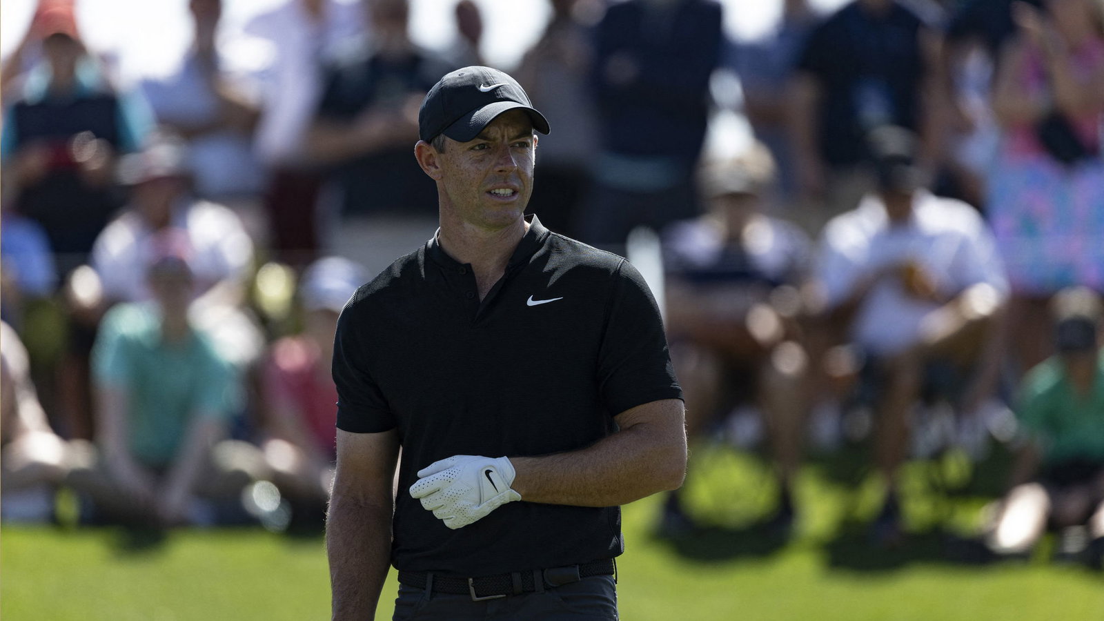 Players Championship R1: McIlroy, Clark and Schauffele share lead