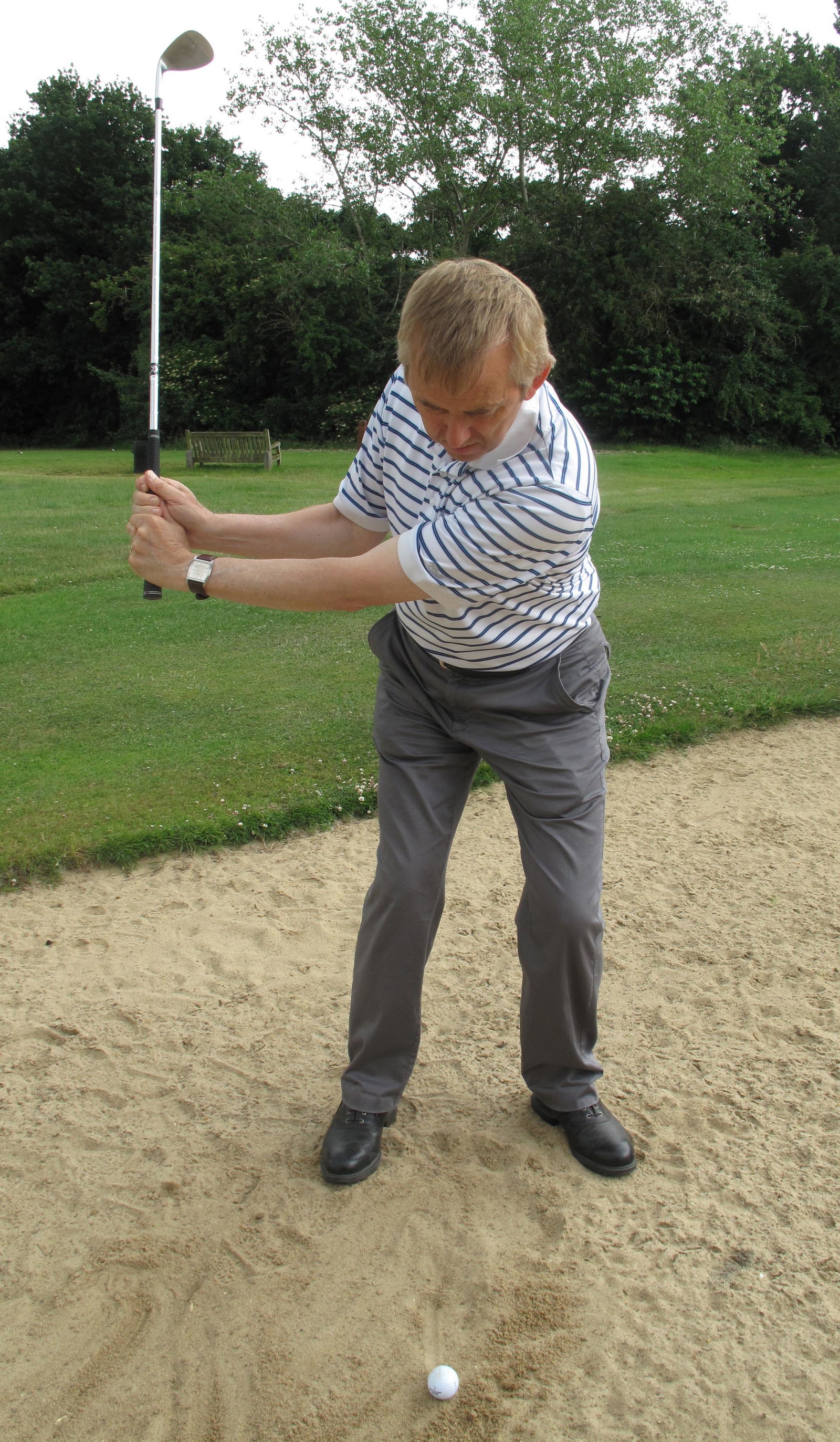 Golf Practice Drills: bunker divot drill