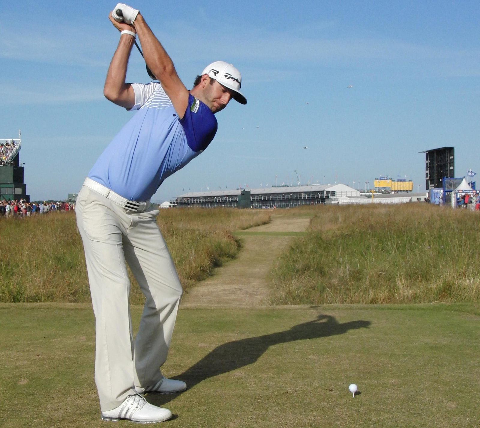 Golf Tips: do you ground or hover your driver?