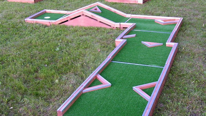 Mini golf course to tour care homes in Scotland