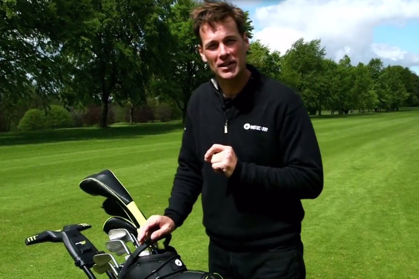 One-armed golfer gains nine yards following ball fitting