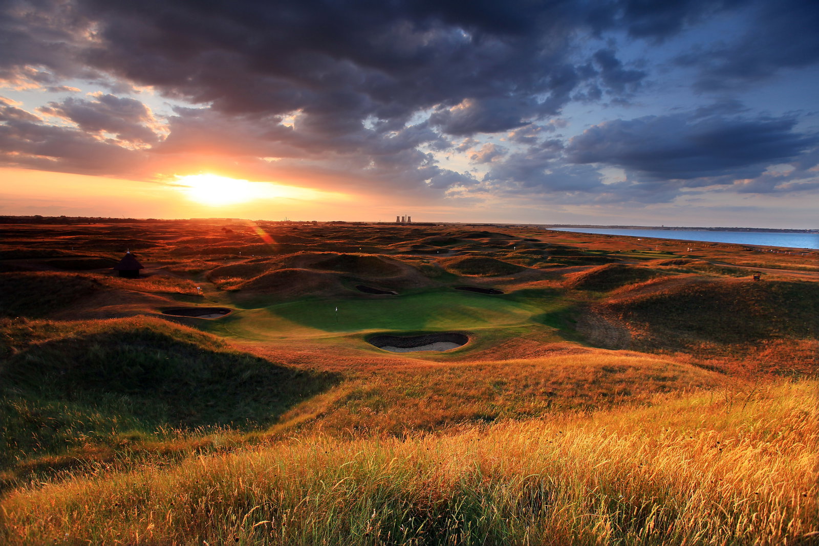 Celtic Manor greenkeeper dies after vehicle rolls into lake