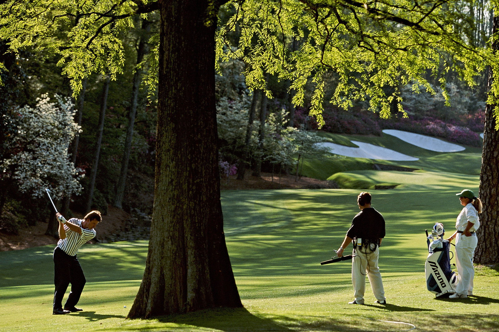 Nick Faldo returns to Mizuno